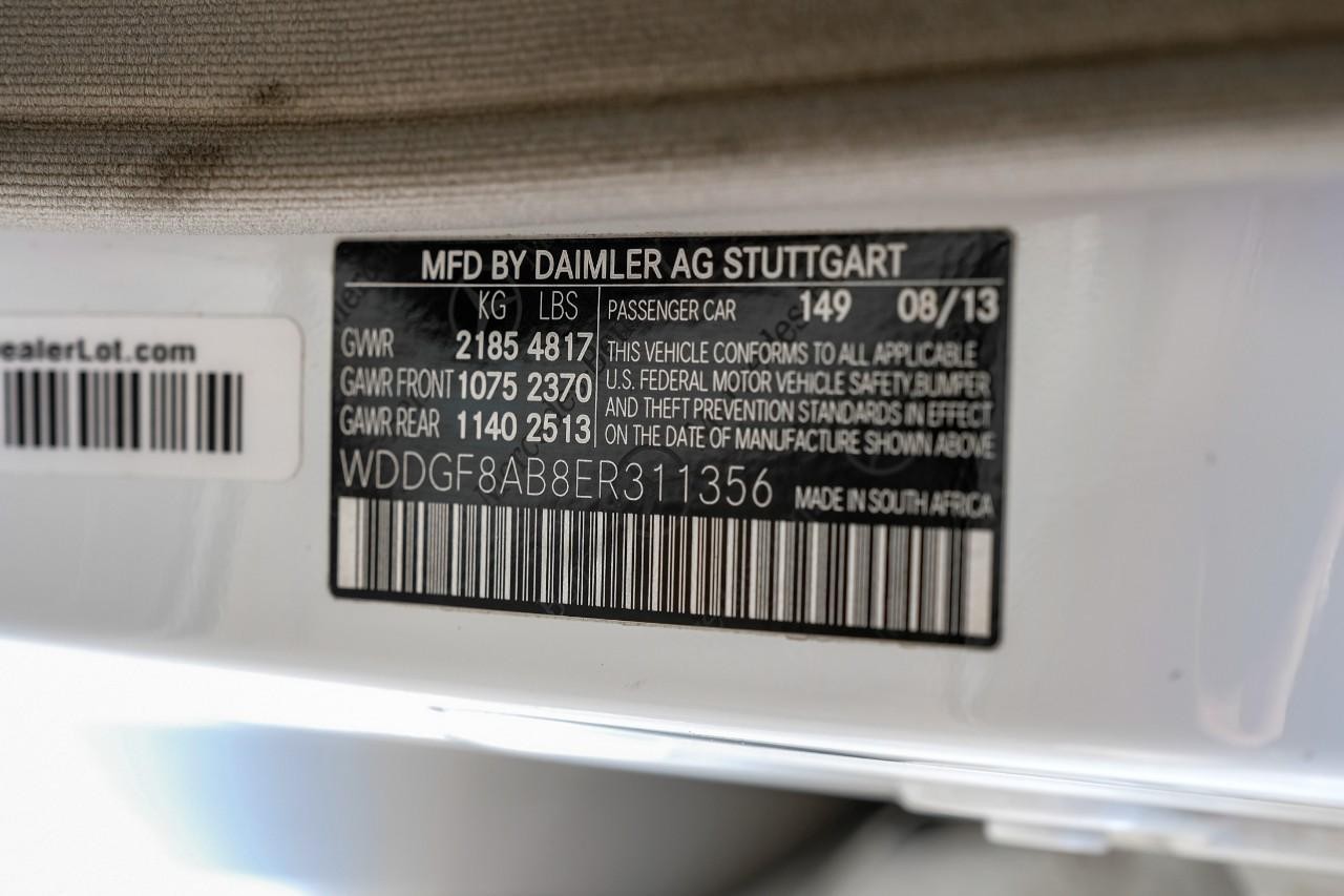 Mercedes-Benz C 300 Vehicle Main Gallery Image 55