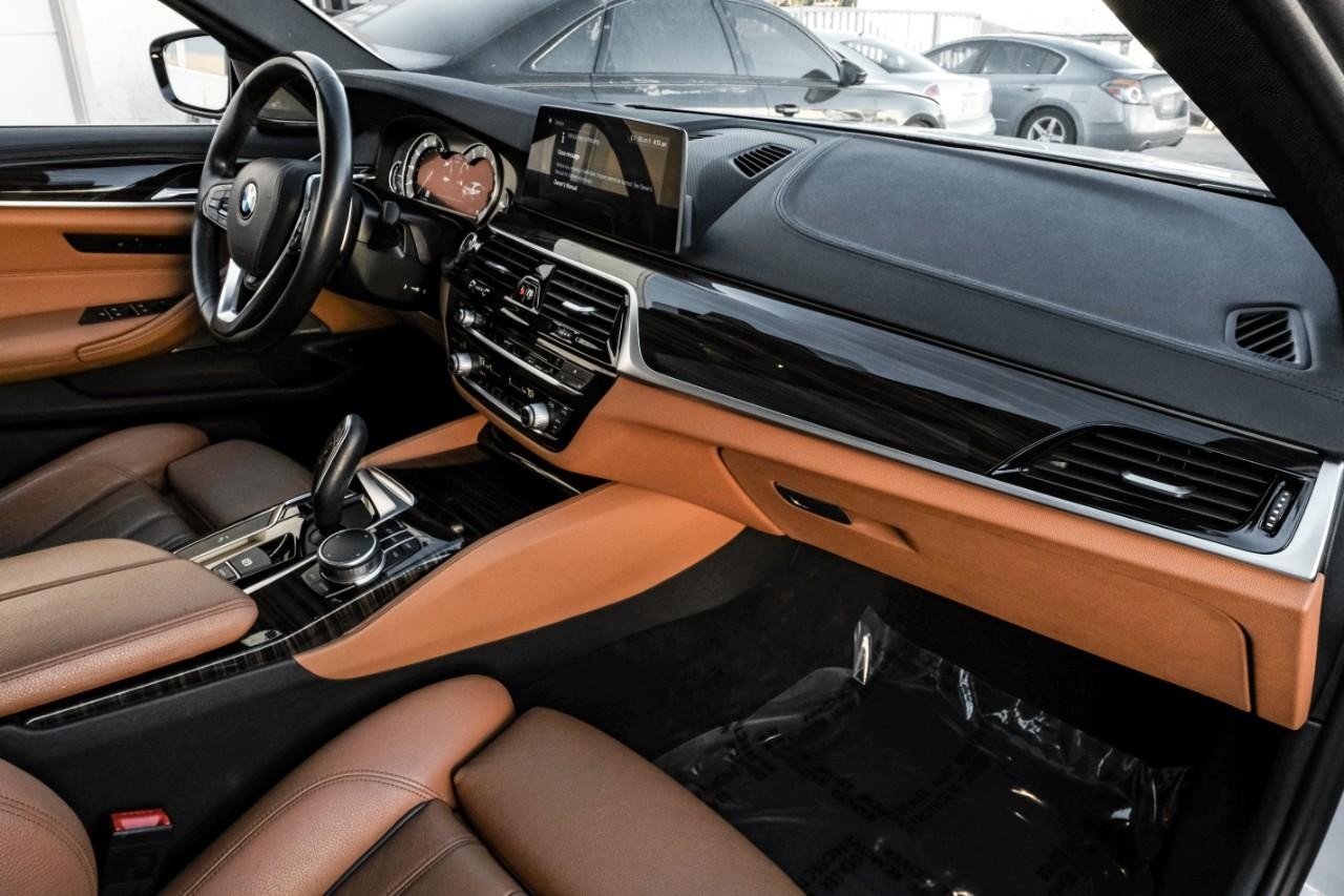 BMW 540i Vehicle Main Gallery Image 13