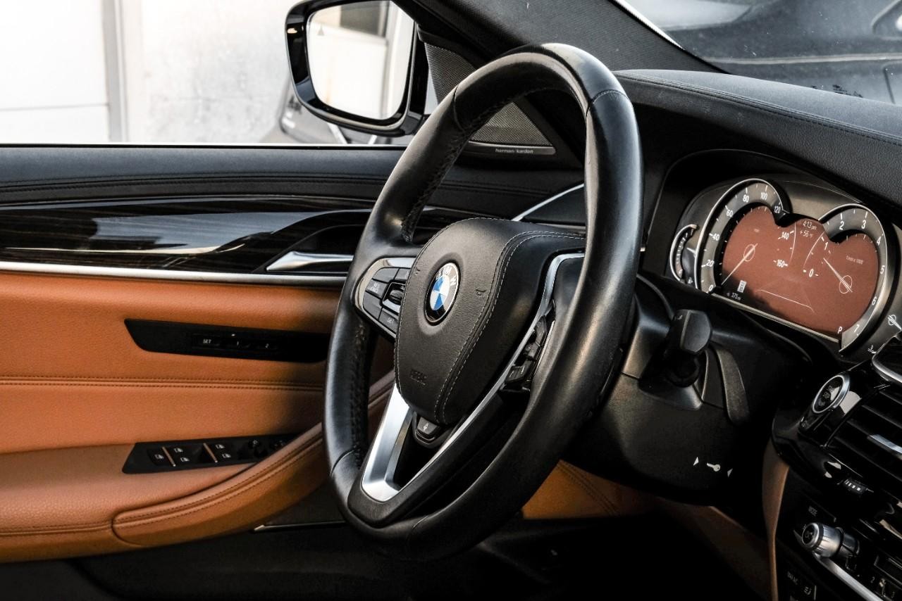 BMW 540i Vehicle Main Gallery Image 14