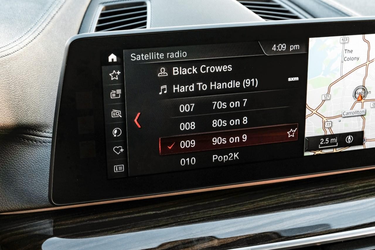 BMW 540i Vehicle Main Gallery Image 31