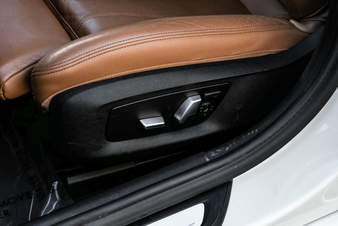 BMW 540i Vehicle Main Gallery Image 33