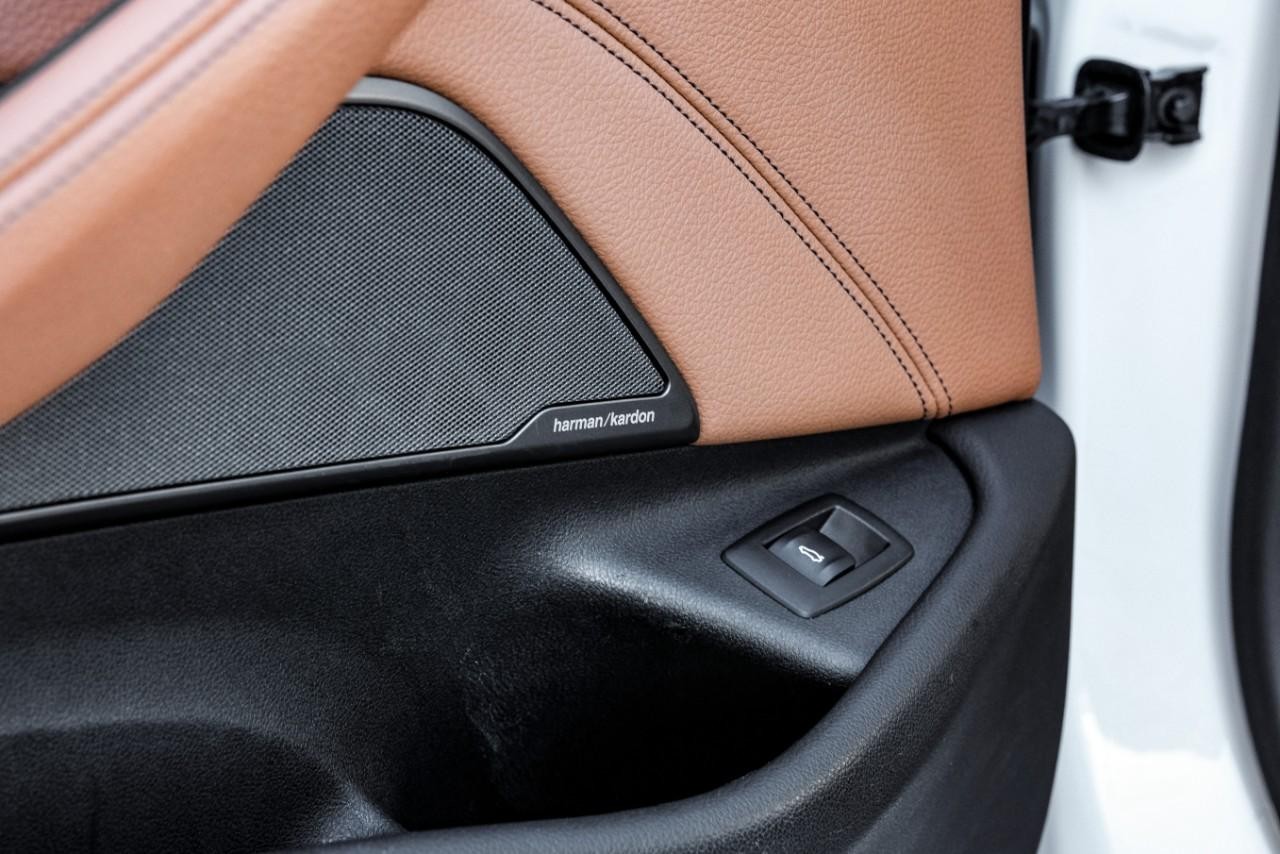 BMW 540i Vehicle Main Gallery Image 48