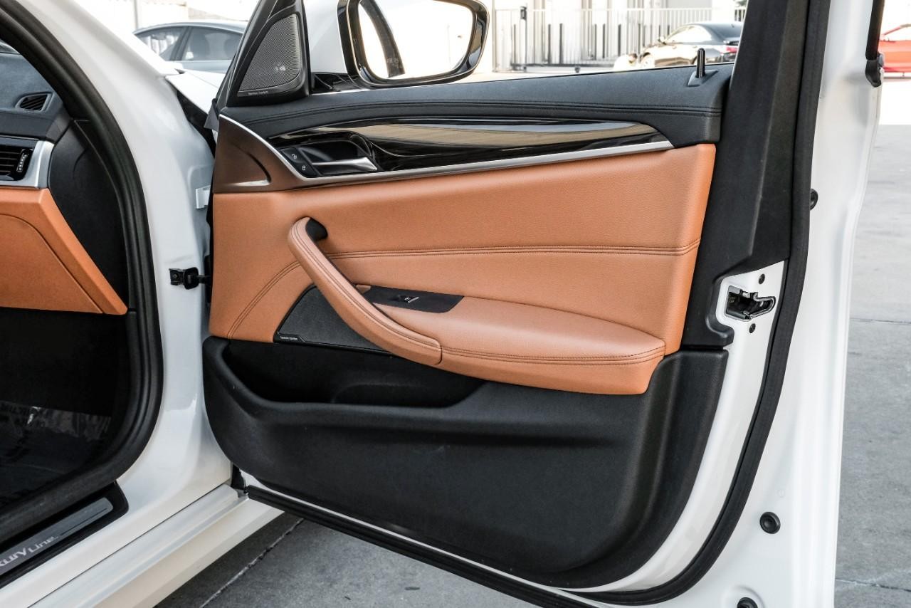 BMW 540i Vehicle Main Gallery Image 50