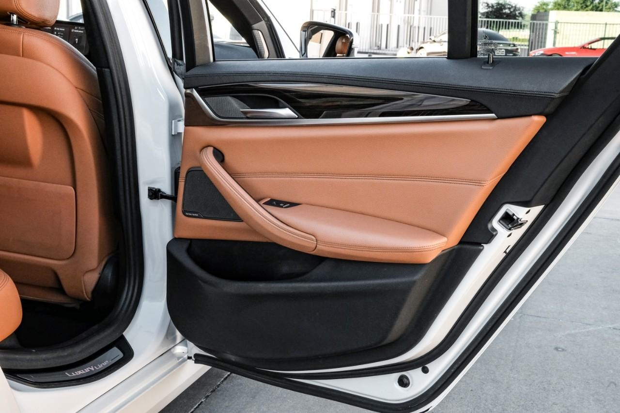 BMW 540i Vehicle Main Gallery Image 54