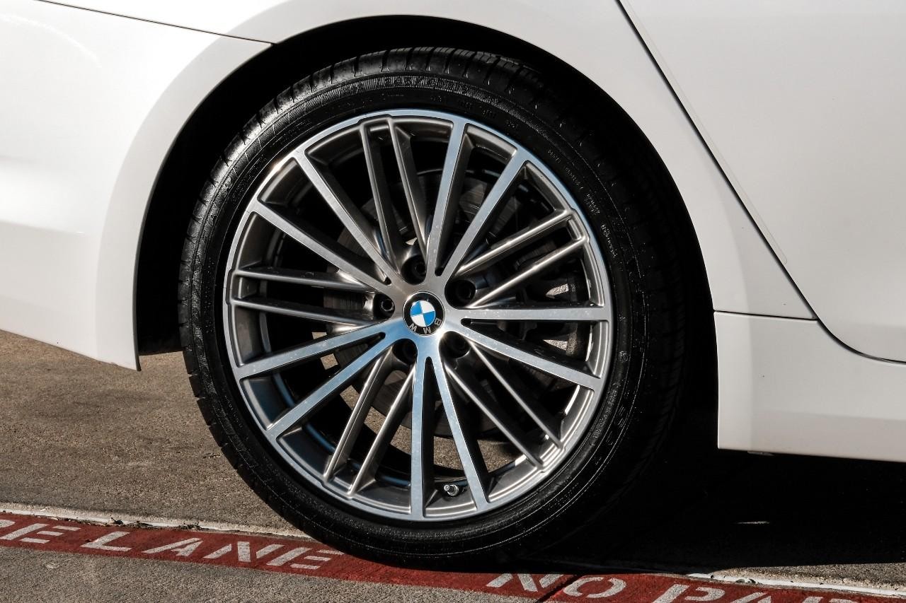 BMW 540i Vehicle Main Gallery Image 62