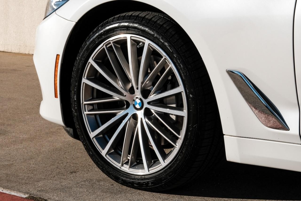 BMW 540i Vehicle Main Gallery Image 64