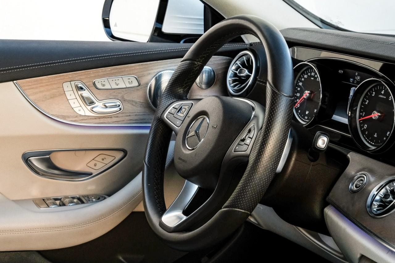 Mercedes-Benz E 400 Vehicle Main Gallery Image 14