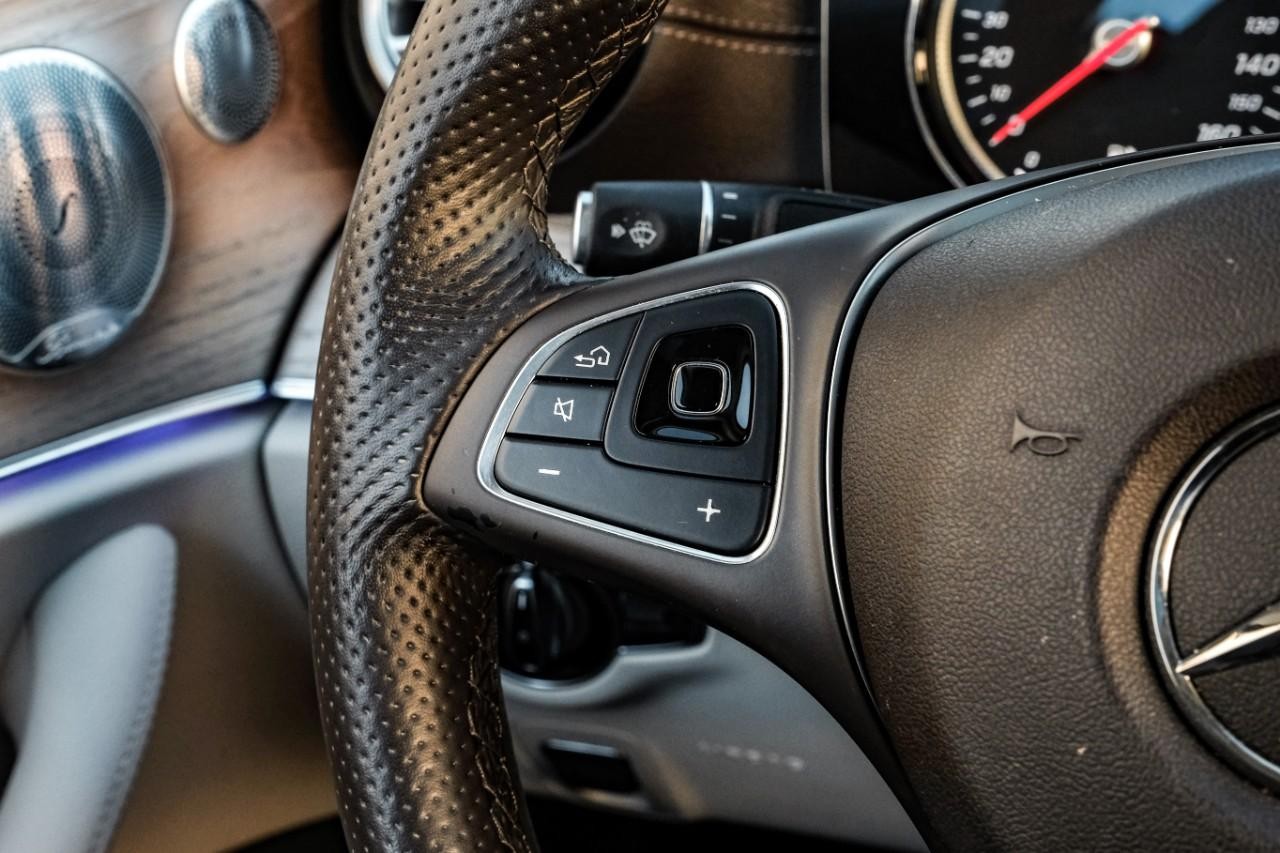 Mercedes-Benz E 400 Vehicle Main Gallery Image 16