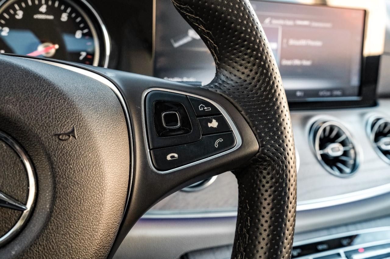 Mercedes-Benz E 400 Vehicle Main Gallery Image 17