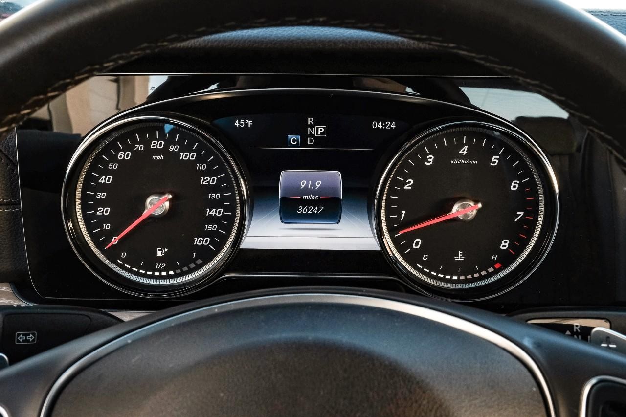 Mercedes-Benz E 400 Vehicle Main Gallery Image 18