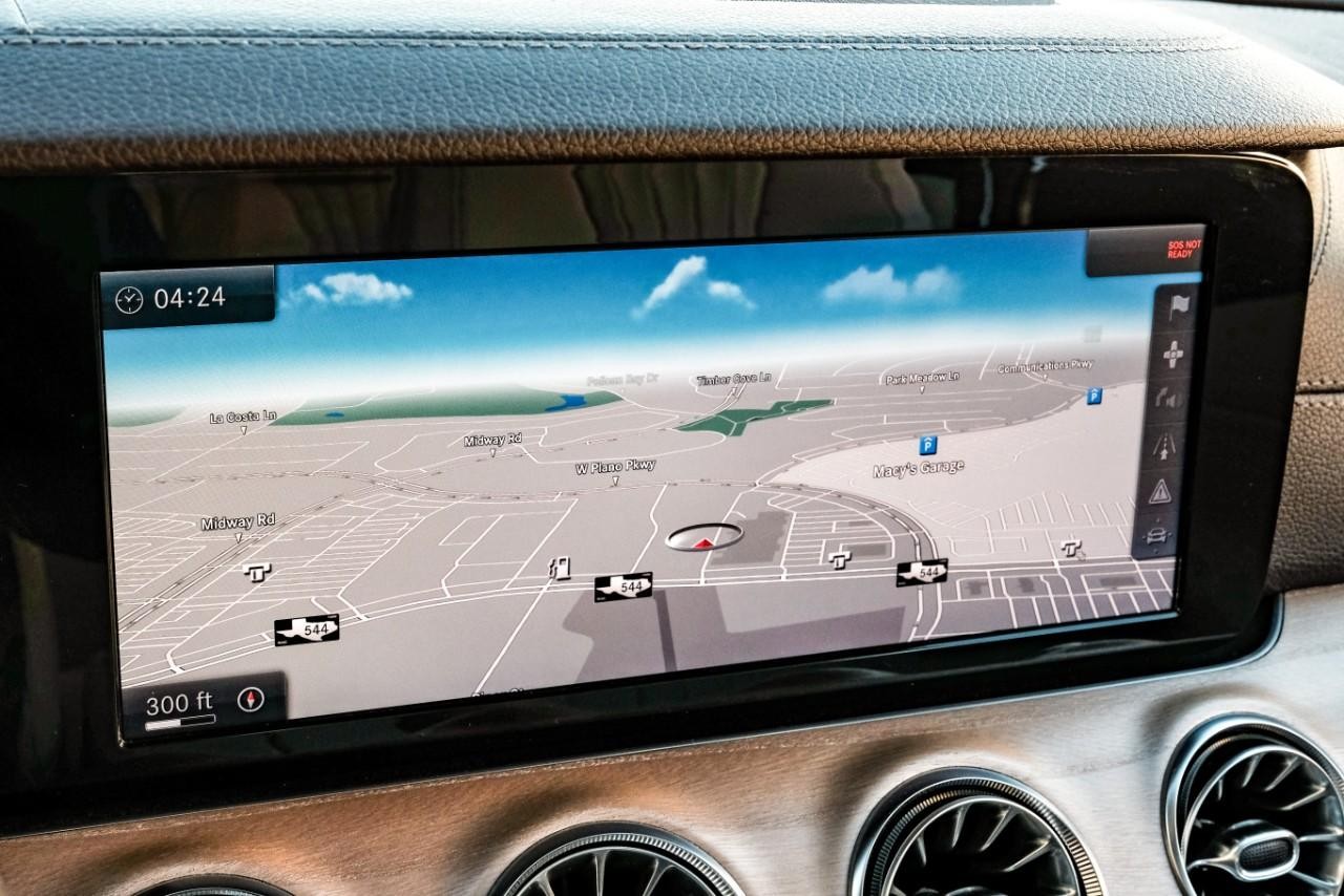 Mercedes-Benz E 400 Vehicle Main Gallery Image 21