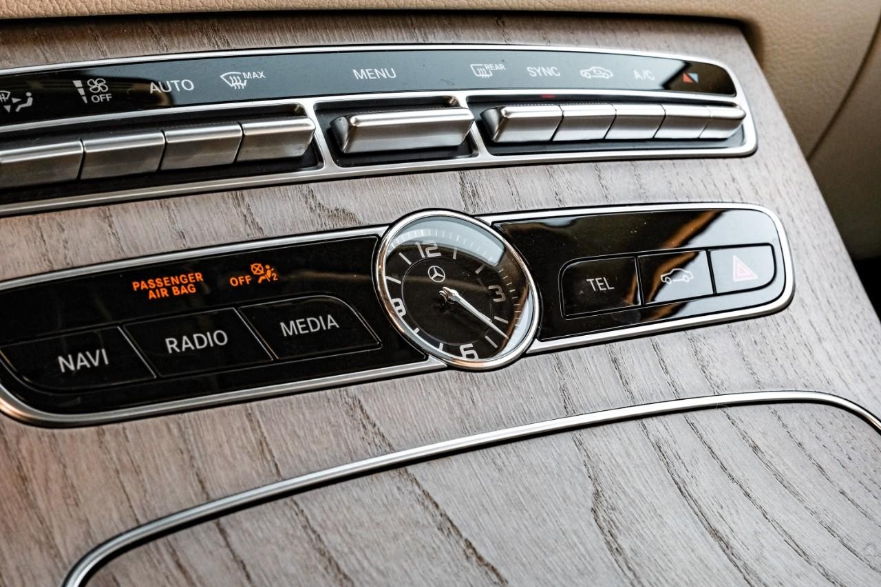 Mercedes-Benz E 400 Vehicle Main Gallery Image 26