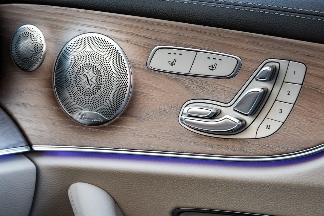 Mercedes-Benz E 400 Vehicle Main Gallery Image 40