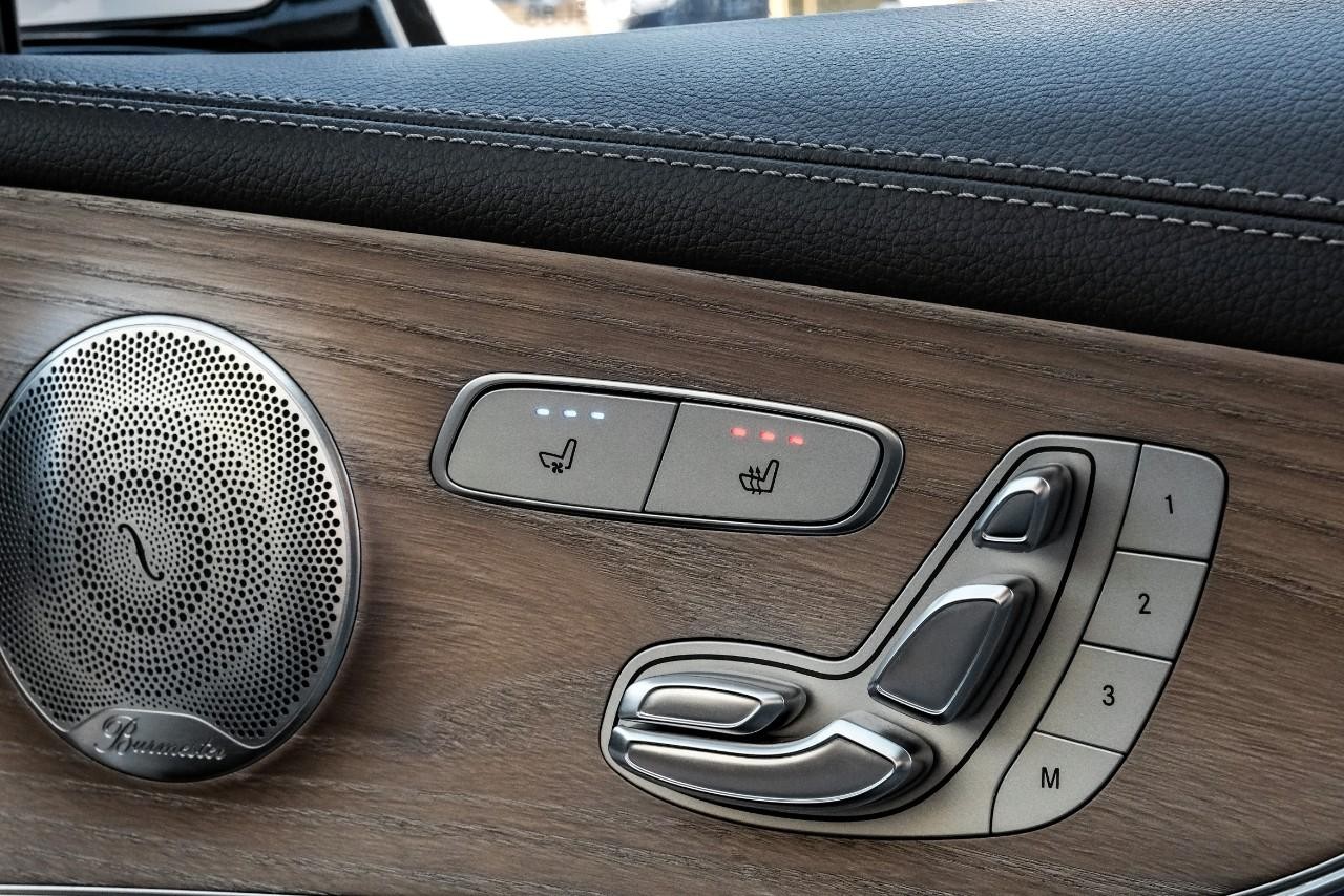 Mercedes-Benz E 400 Vehicle Main Gallery Image 41