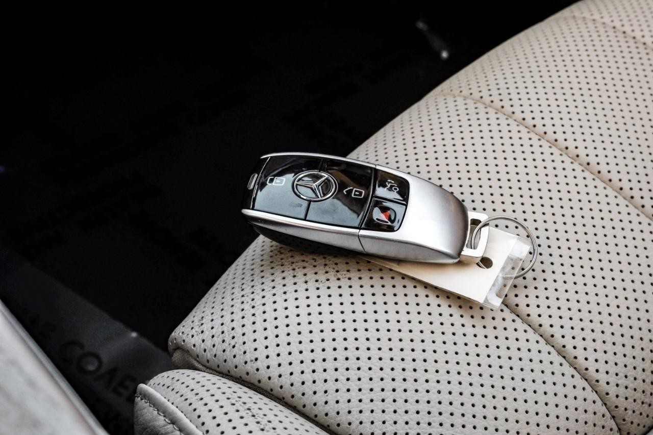 Mercedes-Benz E 400 Vehicle Main Gallery Image 56