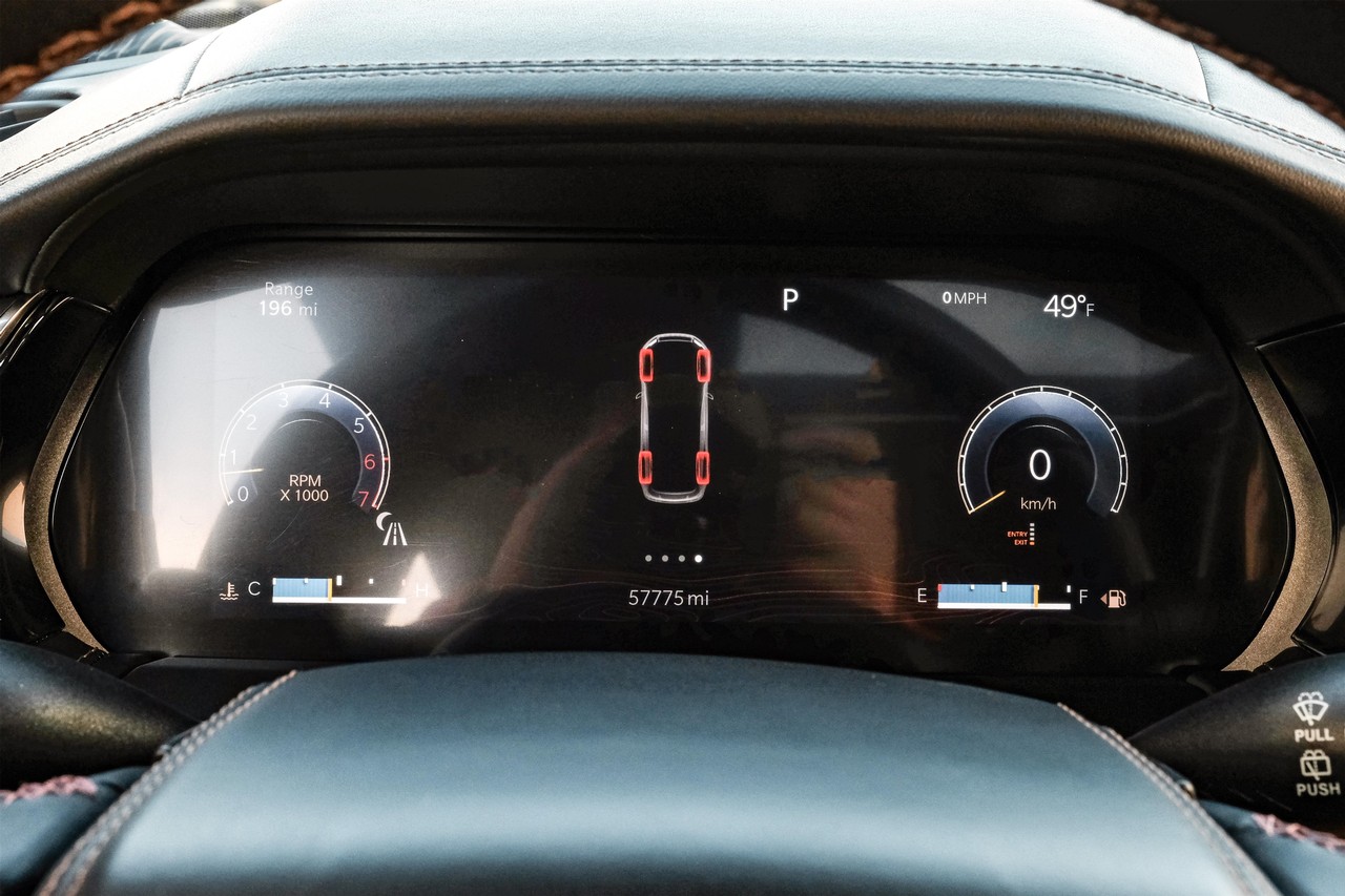 Jeep Grand Cherokee L Vehicle Main Gallery Image 20