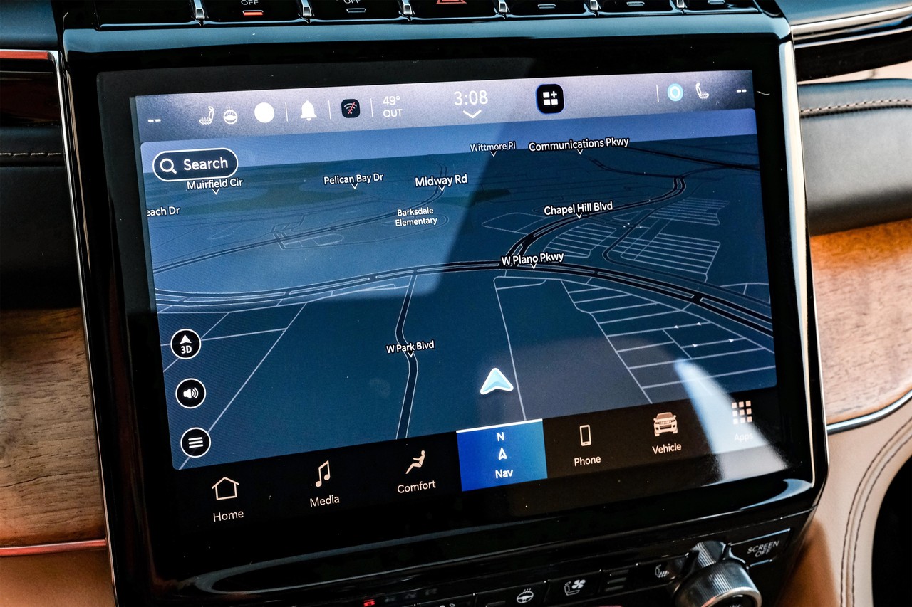 Jeep Grand Cherokee L Vehicle Main Gallery Image 23