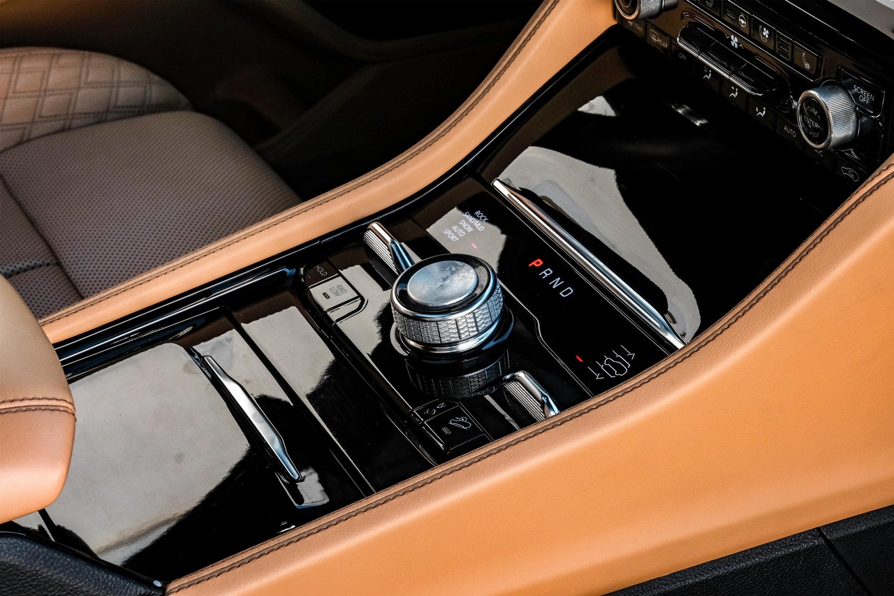 Jeep Grand Cherokee L Vehicle Main Gallery Image 25