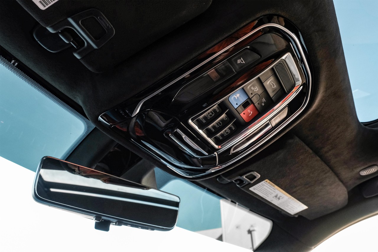 Jeep Grand Cherokee L Vehicle Main Gallery Image 31