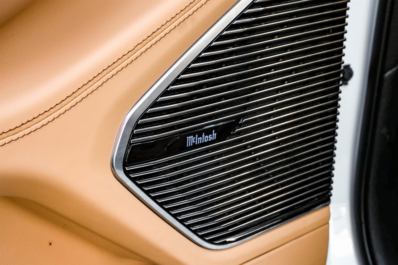 Jeep Grand Cherokee L Vehicle Main Gallery Image 51