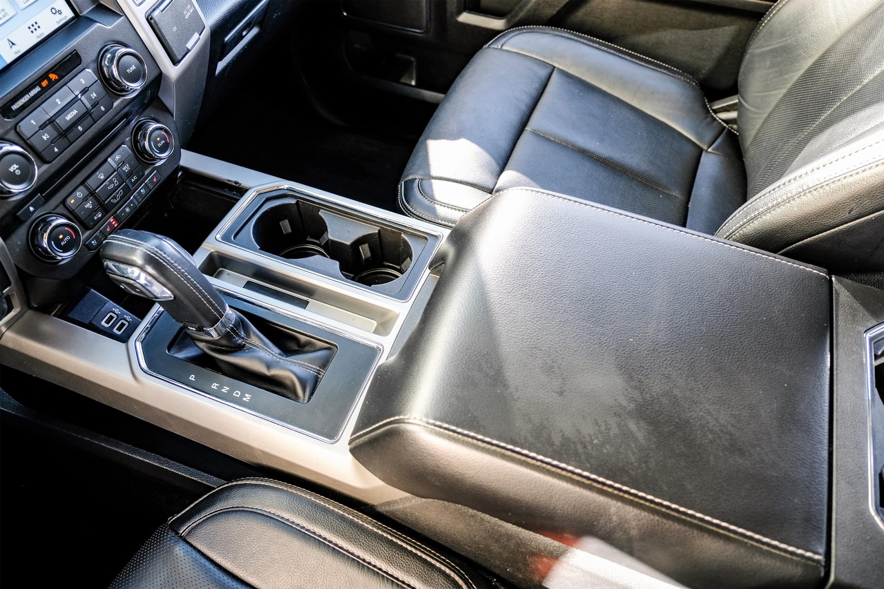 Ford F-150 Vehicle Main Gallery Image 24