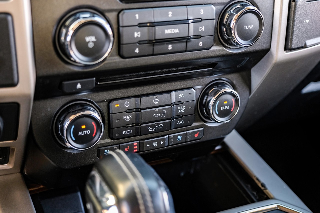 Ford F-150 Vehicle Main Gallery Image 25