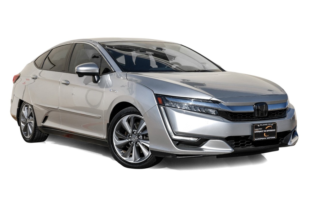 Honda Clarity Plug-In Hybrid Vehicle Main Gallery Image 06