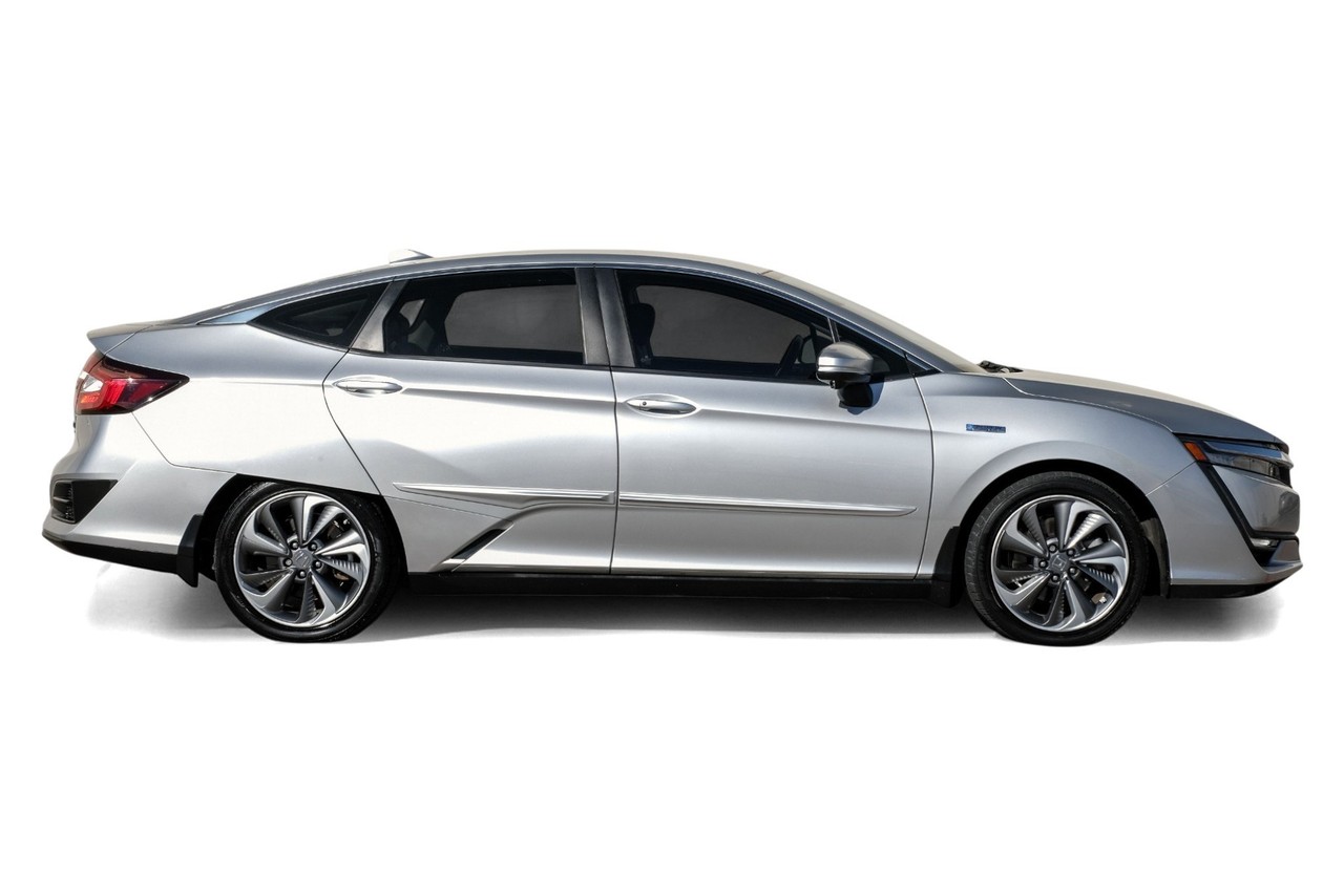 Honda Clarity Plug-In Hybrid Vehicle Main Gallery Image 07