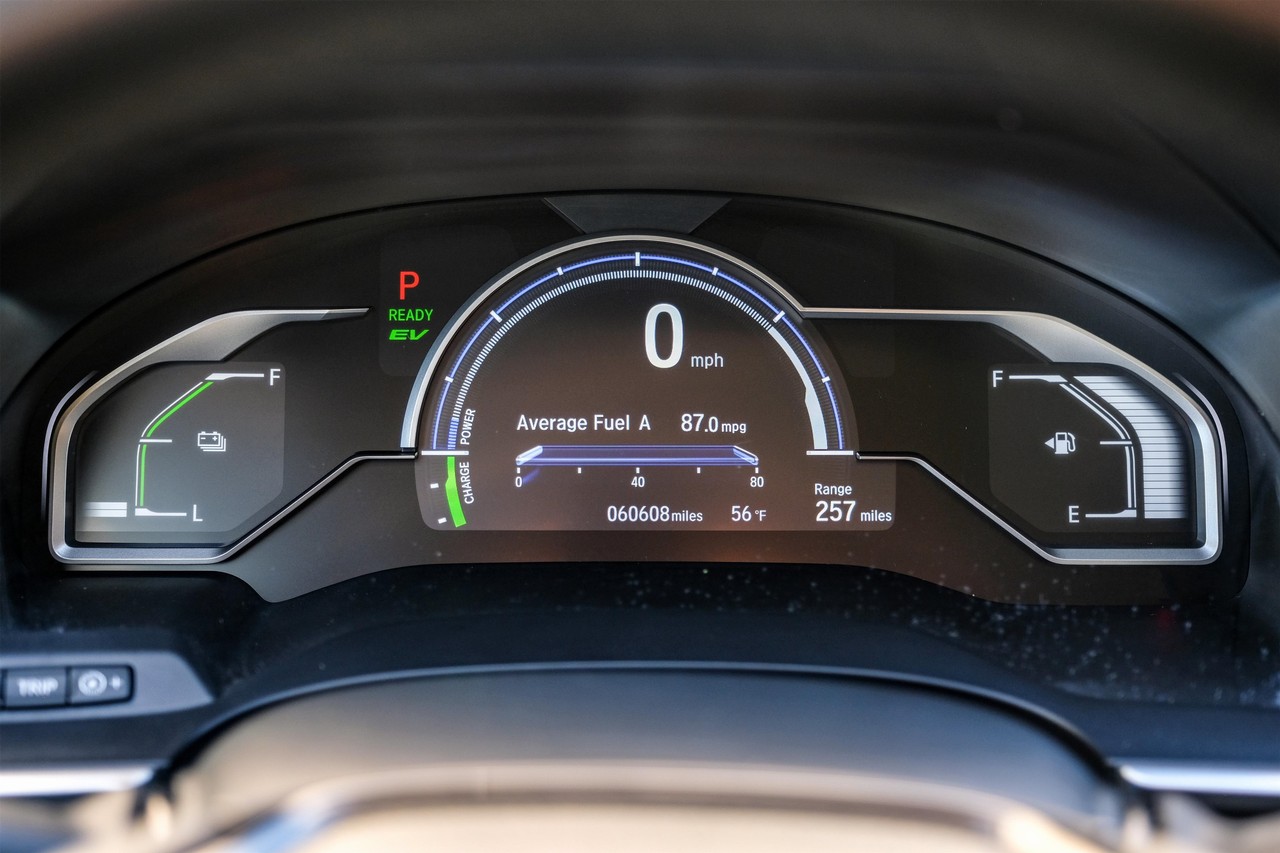 Honda Clarity Plug-In Hybrid Vehicle Main Gallery Image 19