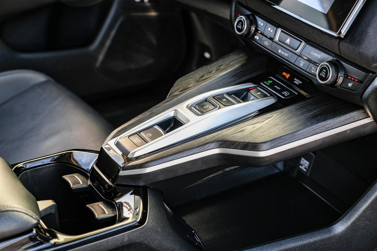 Honda Clarity Plug-In Hybrid Vehicle Main Gallery Image 23