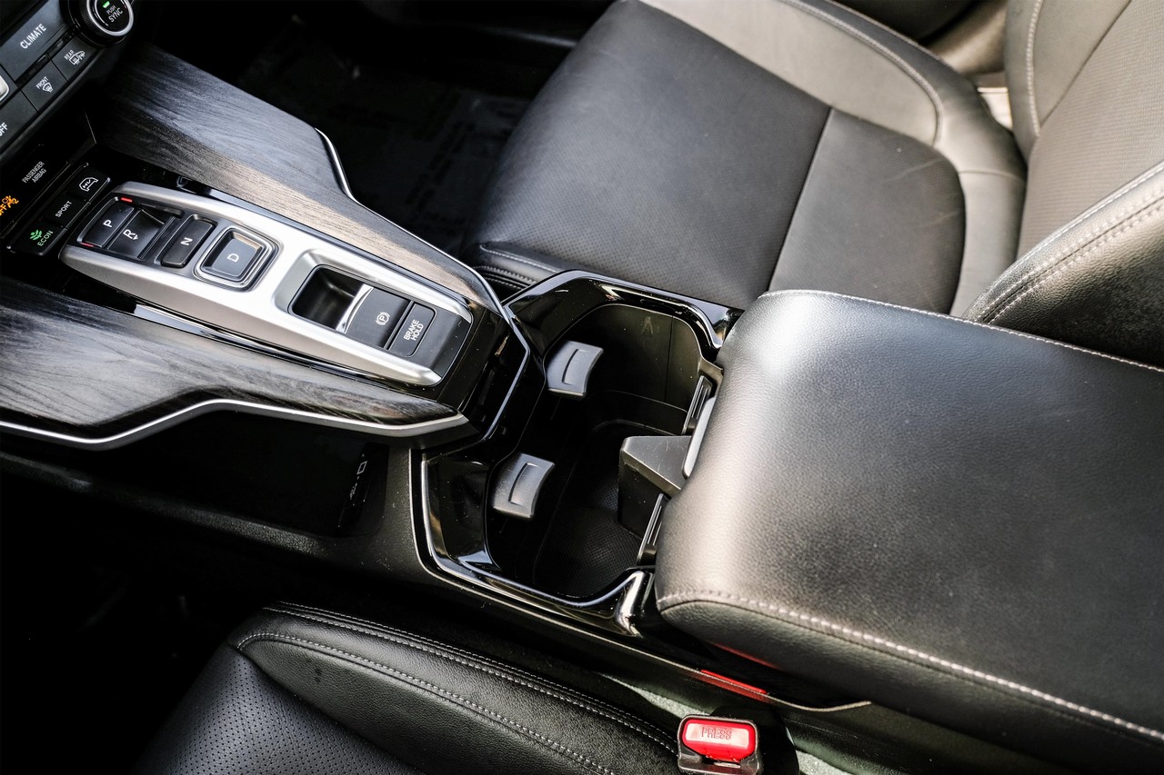 Honda Clarity Plug-In Hybrid Vehicle Main Gallery Image 24