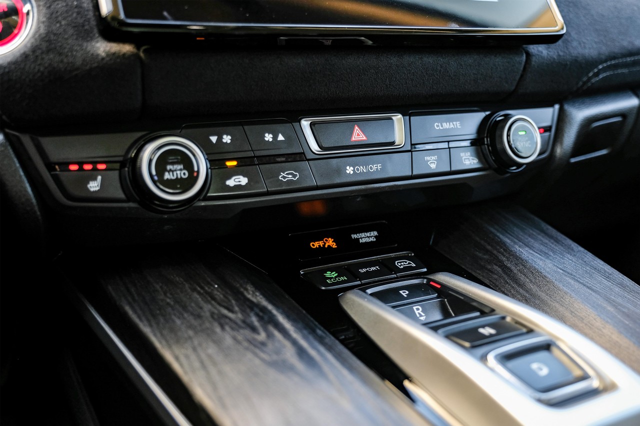 Honda Clarity Plug-In Hybrid Vehicle Main Gallery Image 25