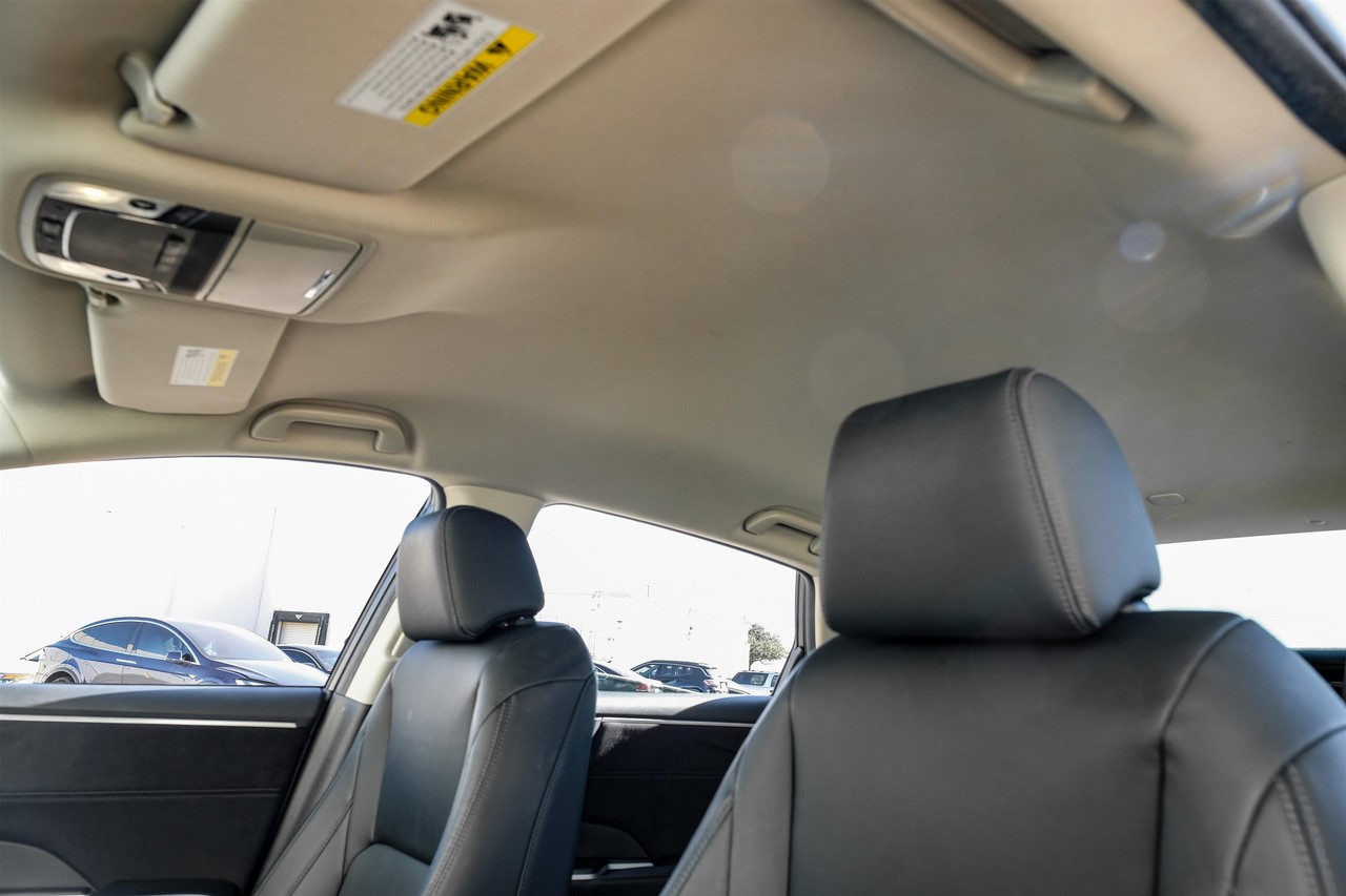 Honda Clarity Plug-In Hybrid Vehicle Main Gallery Image 30