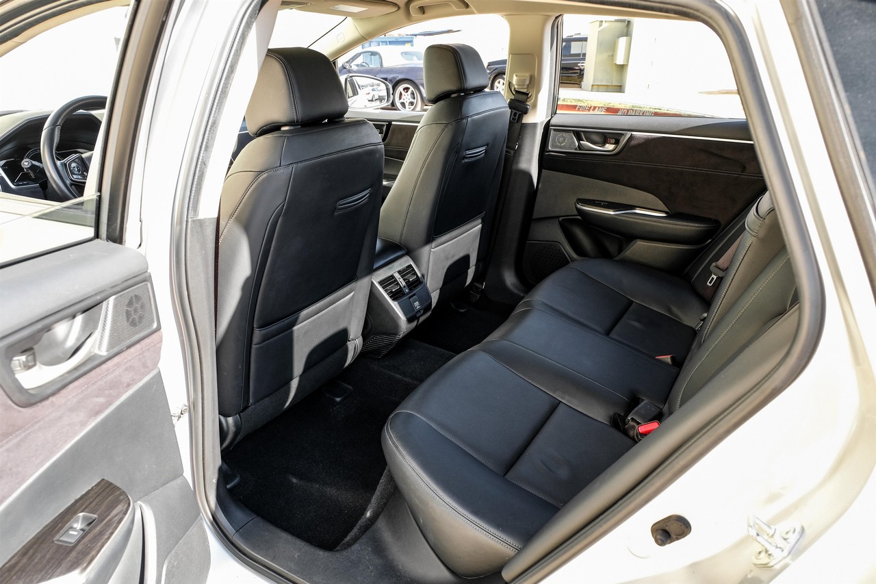 Honda Clarity Plug-In Hybrid Vehicle Main Gallery Image 36