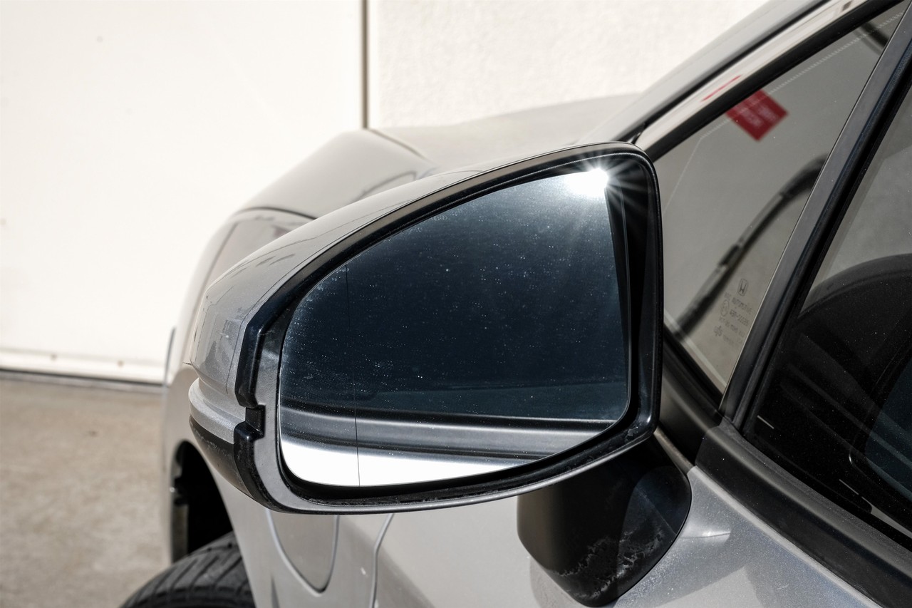 Honda Clarity Plug-In Hybrid Vehicle Main Gallery Image 39