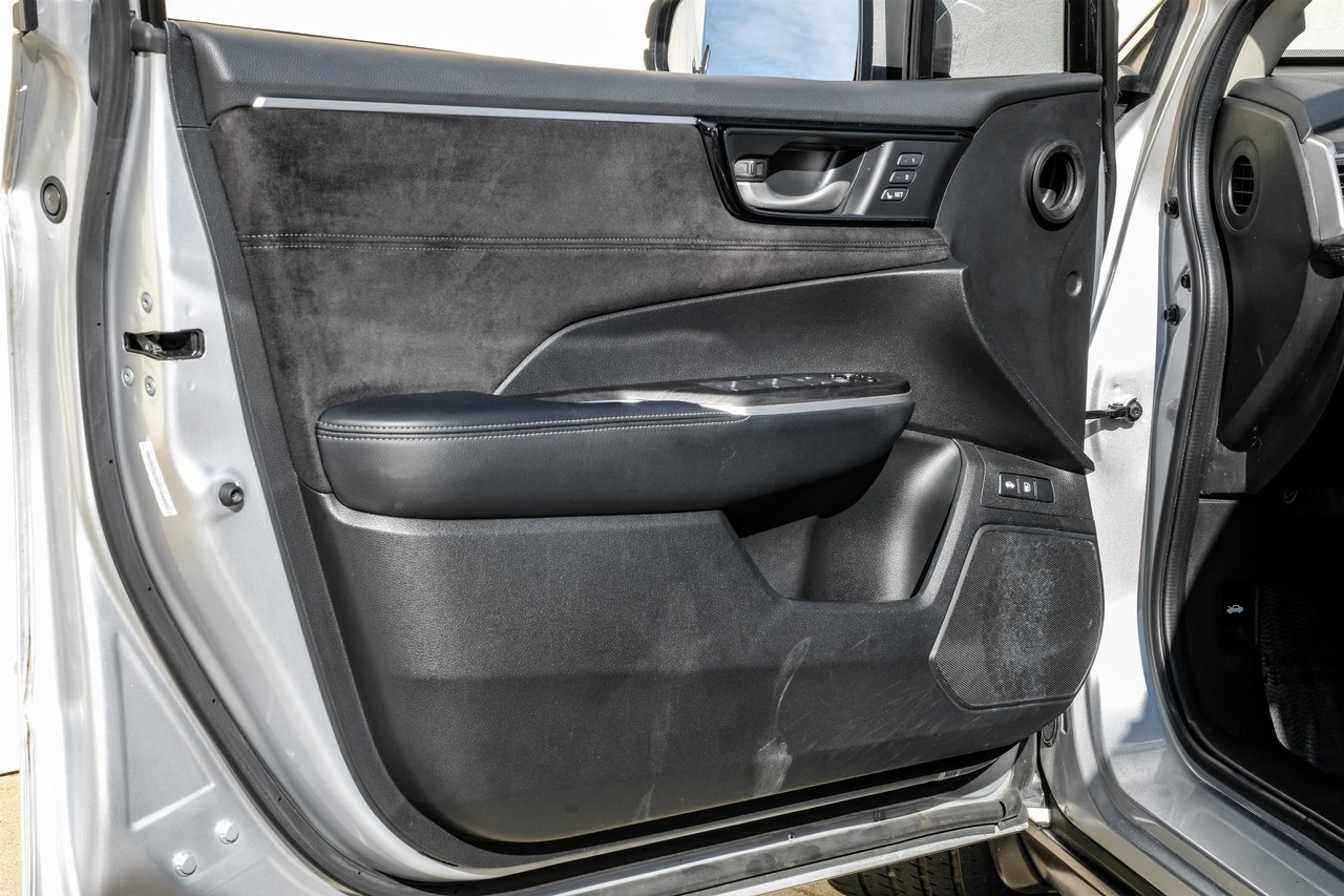 Honda Clarity Plug-In Hybrid Vehicle Main Gallery Image 40