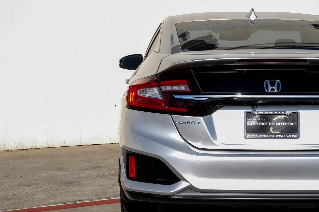 Honda Clarity Plug-In Hybrid Vehicle Main Gallery Image 46