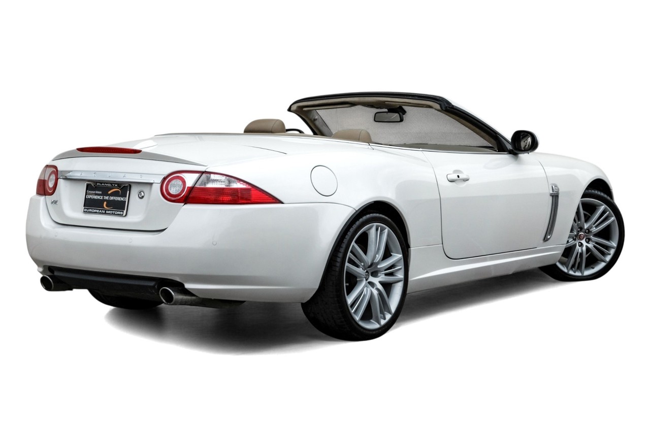 Jaguar XK Vehicle Main Gallery Image 11