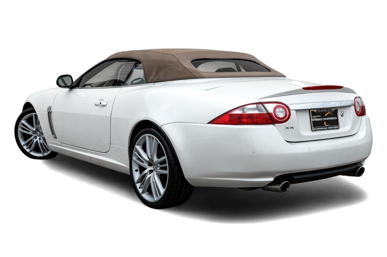 Jaguar XK Vehicle Main Gallery Image 14