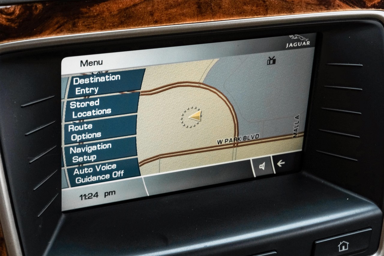 Jaguar XK Vehicle Main Gallery Image 19
