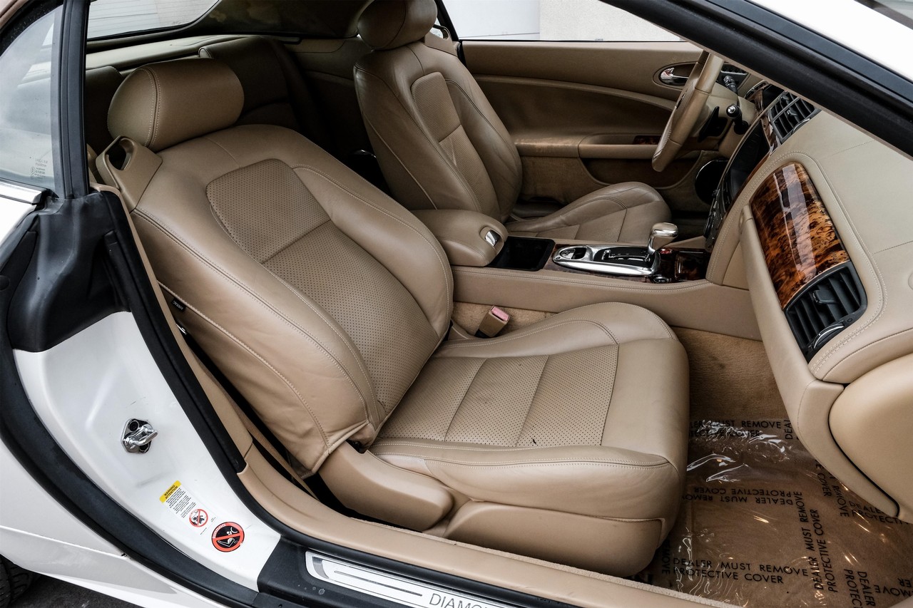 Jaguar XK Vehicle Main Gallery Image 27