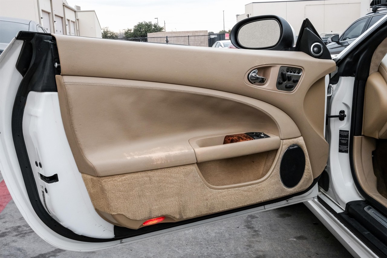 Jaguar XK Vehicle Main Gallery Image 28