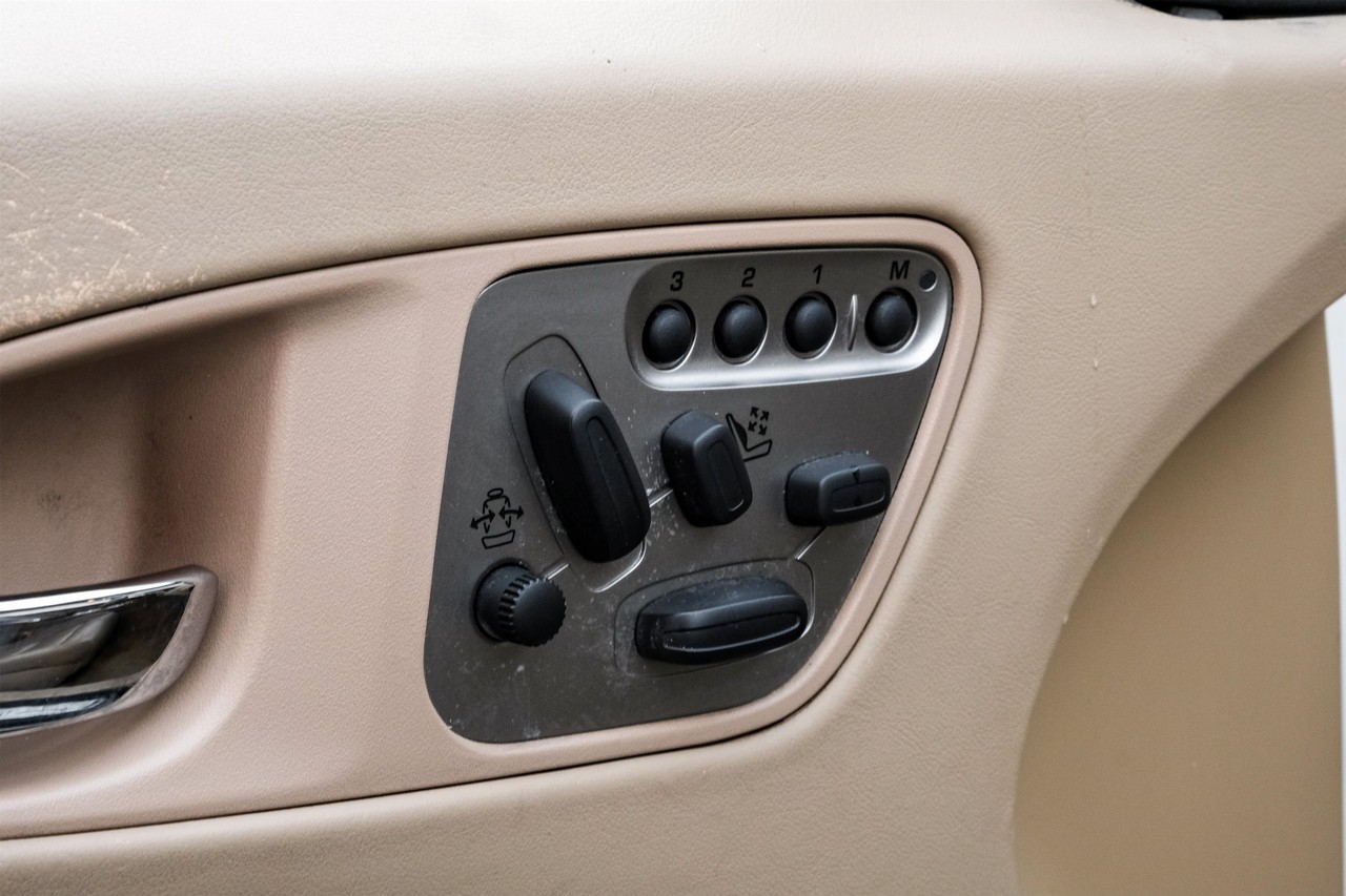 Jaguar XK Vehicle Main Gallery Image 29