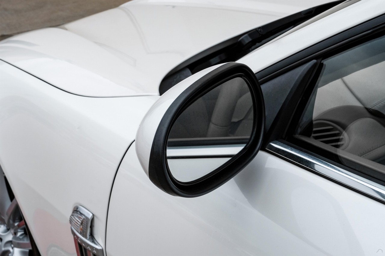 Jaguar XK Vehicle Main Gallery Image 34