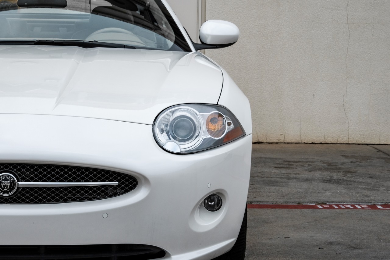 Jaguar XK Vehicle Main Gallery Image 35