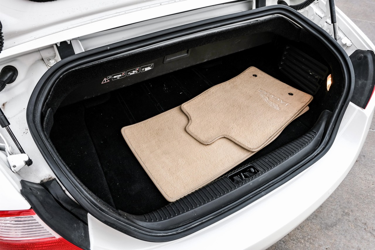 Jaguar XK Vehicle Main Gallery Image 41