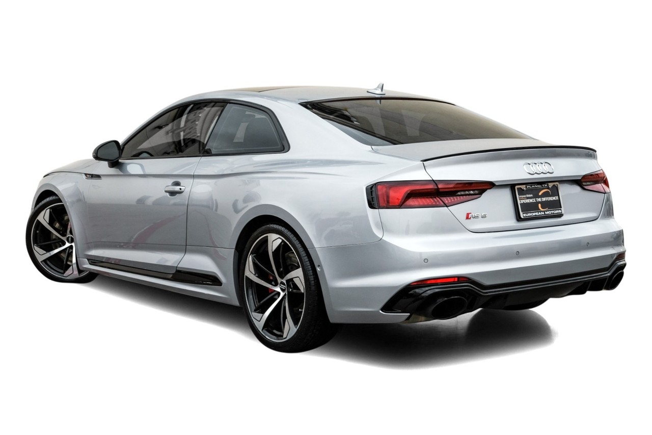 Audi RS 5 Vehicle Main Gallery Image 11
