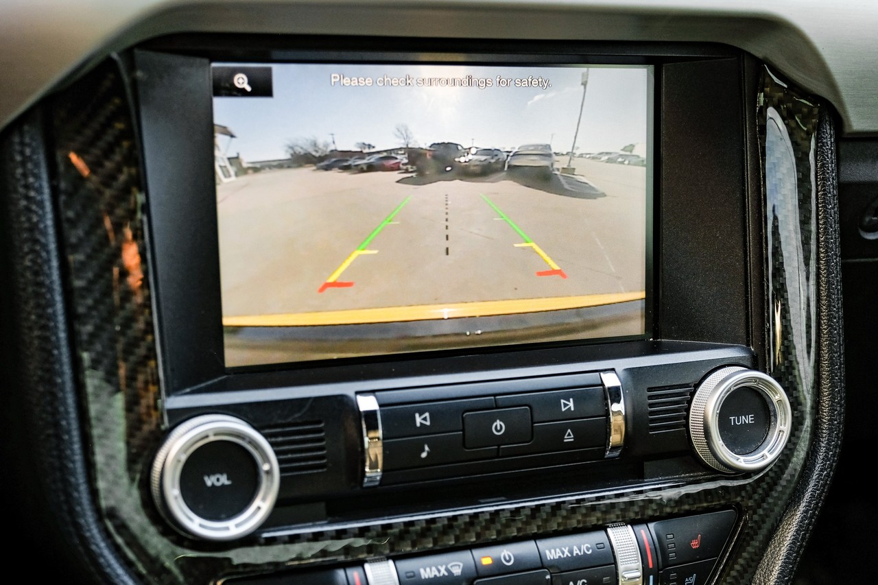 Ford Mustang Vehicle Main Gallery Image 16