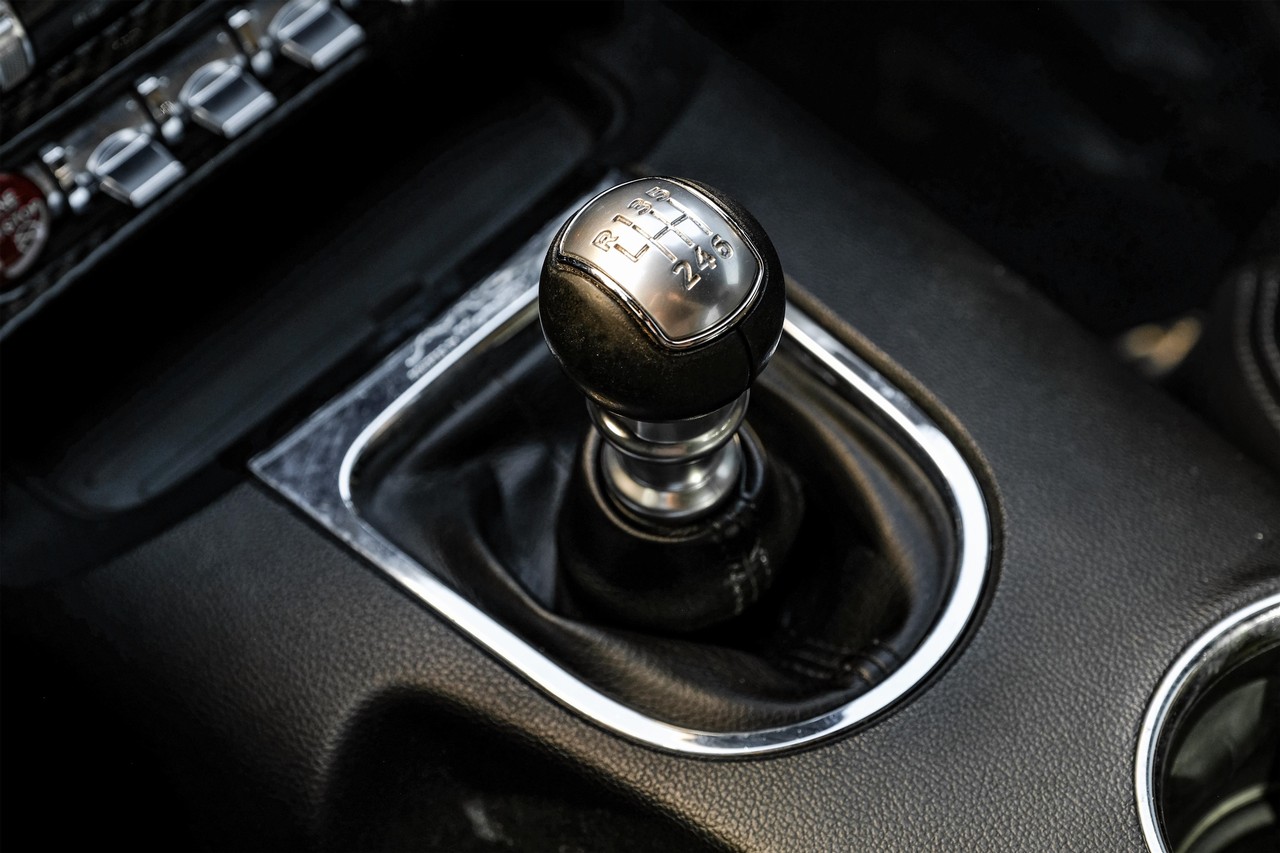 Ford Mustang Vehicle Main Gallery Image 19