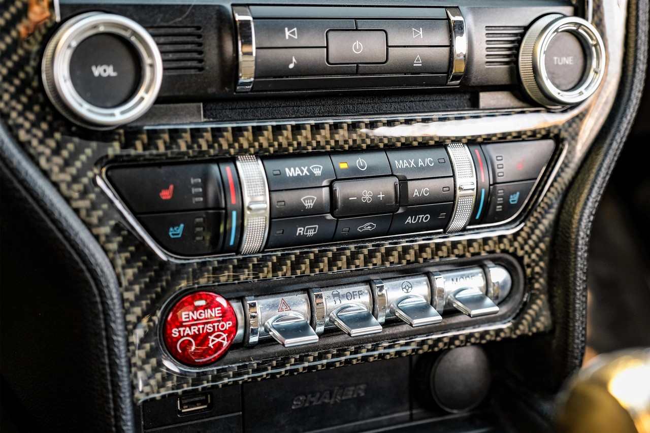 Ford Mustang Vehicle Main Gallery Image 20